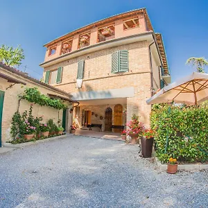 https://i-due-cipressi-torrenieri-tuscany.it-tuscanyhotel.com